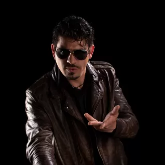 Alejo Villalobos presenta 'Ya va siendo hora', una canción de introspección, catarsis y resiliencia